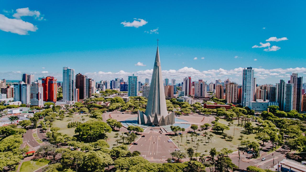 Catedral de Maringá ao entardecer